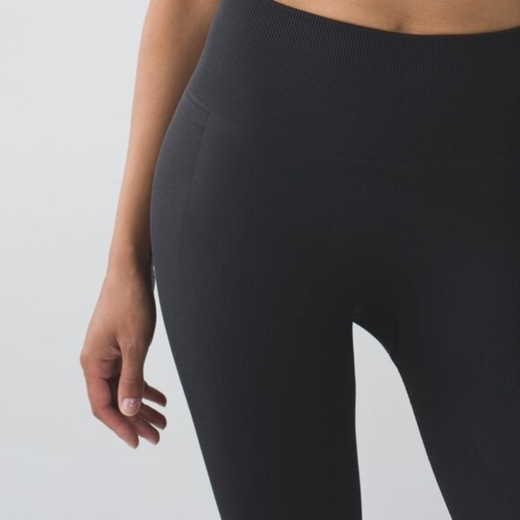 Lululemon Zone In Crop Black - Picture 5 of 11